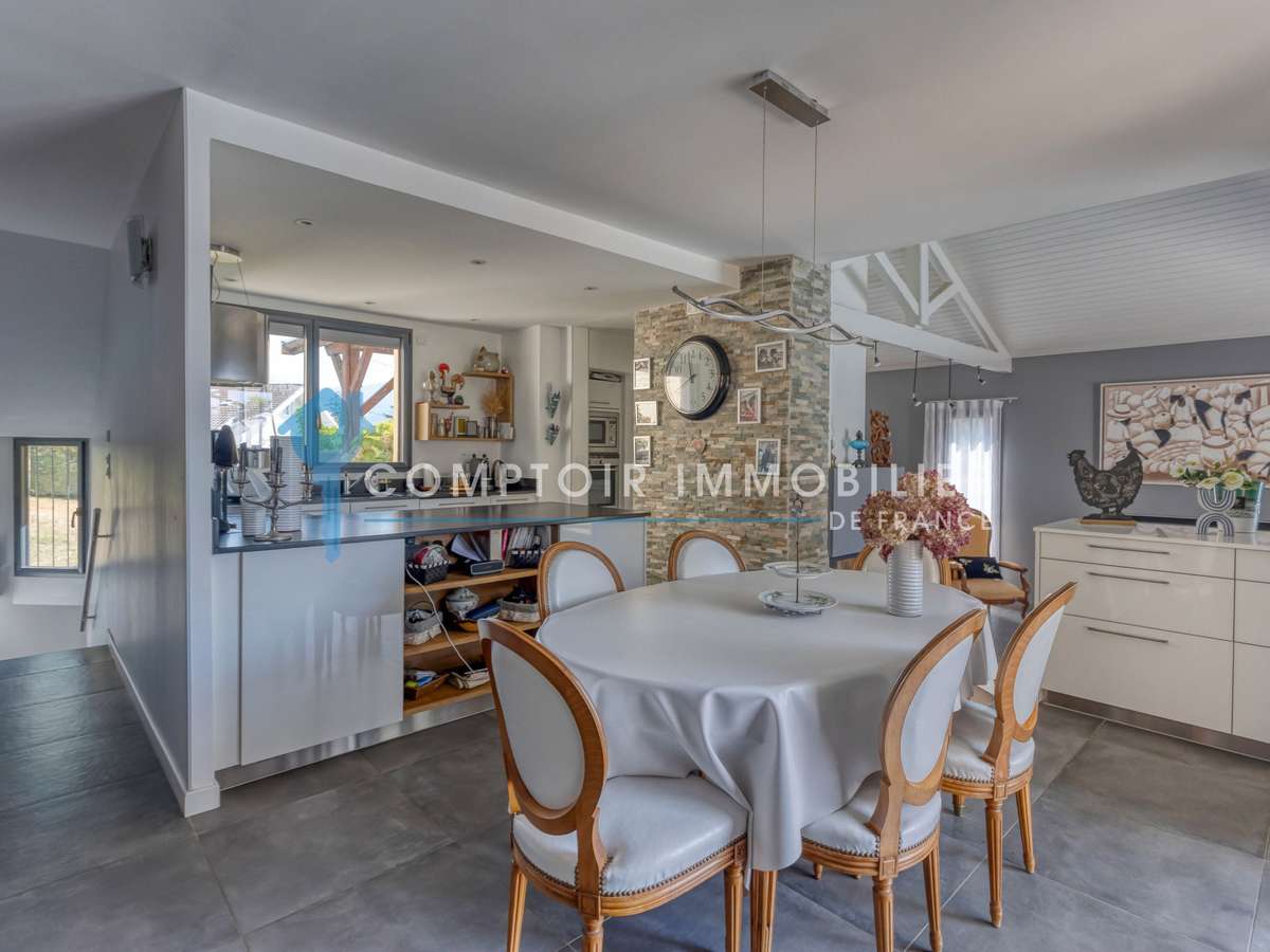 Maison Saint-Nazaire-les-Eymes