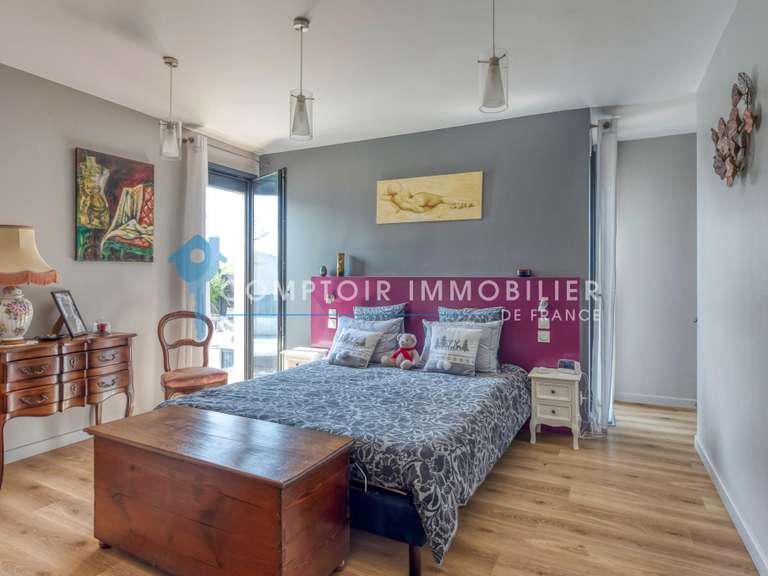 Maison Saint-Nazaire-les-Eymes - 4 chambres - 152m²