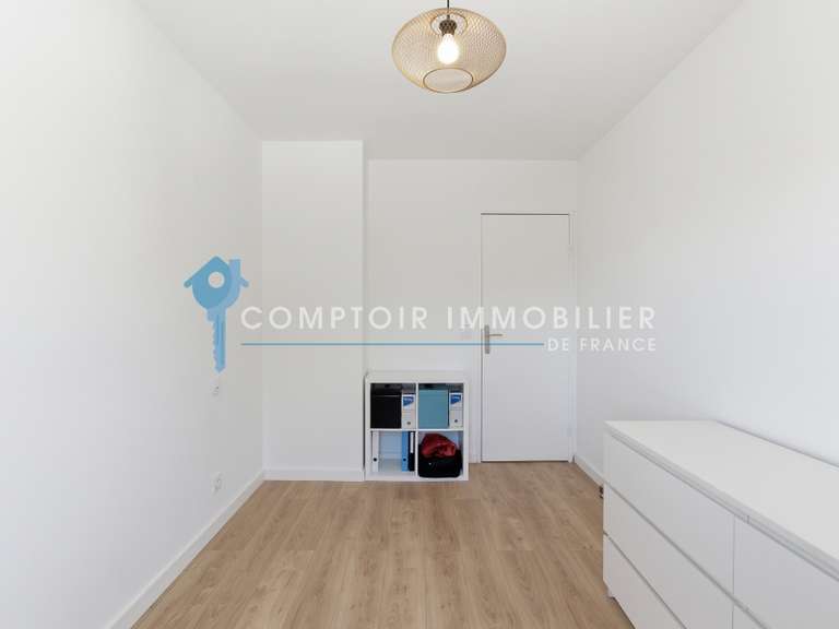 Maison Saint-Nazaire-les-Eymes - 4 chambres - 158m²