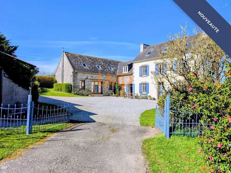 Maison Saint-Nic - 4 chambres - 274m²