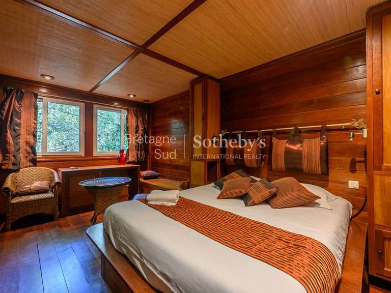 Maison Saint-Nolff - 12 chambres - 1335m²