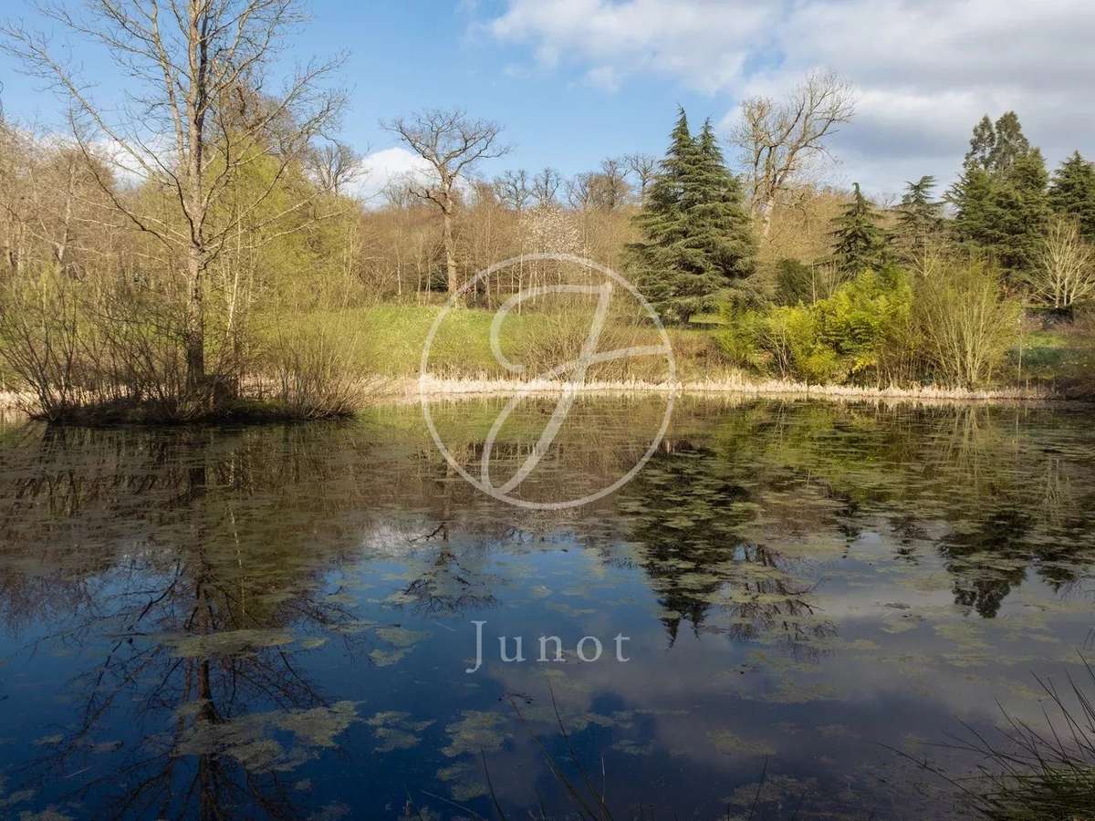 Château Saint-Nom-la-Bretèche