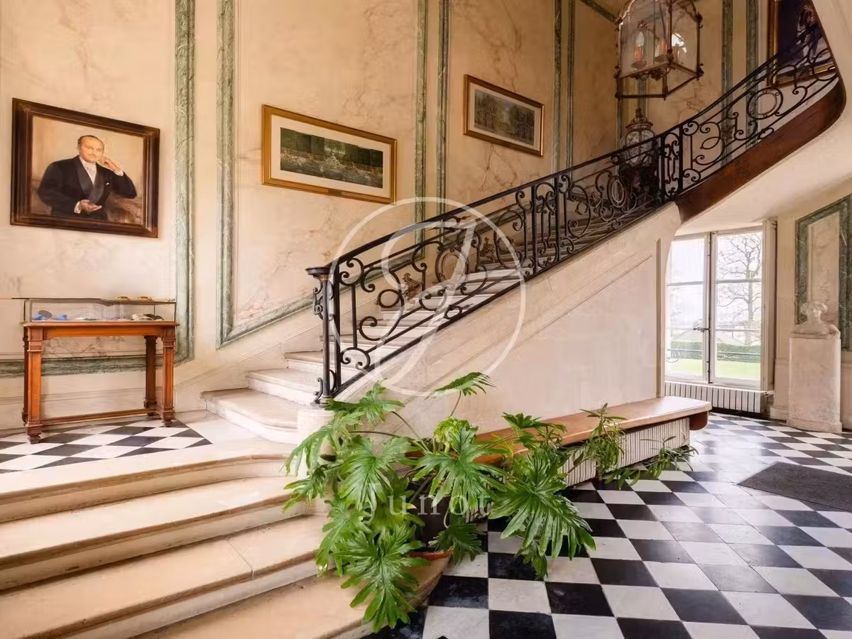 Château Saint-Nom-la-Bretèche