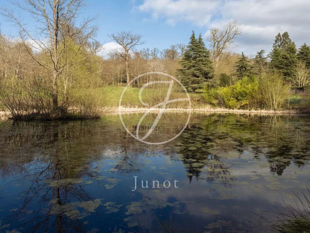 Château Saint-Nom-la-Bretèche