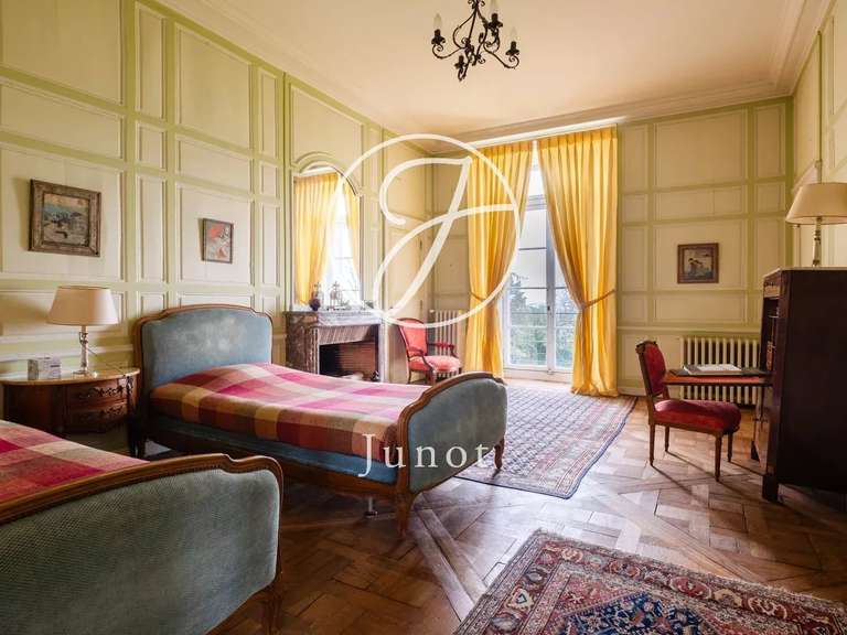 Château Saint-Nom-la-Bretèche - 10 chambres - 1468m²