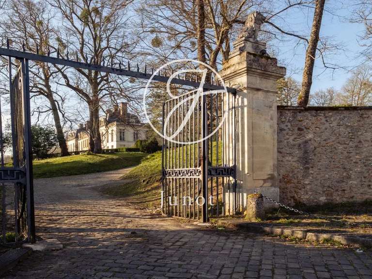 Château Saint-Nom-la-Bretèche - 10 chambres - 1468m²