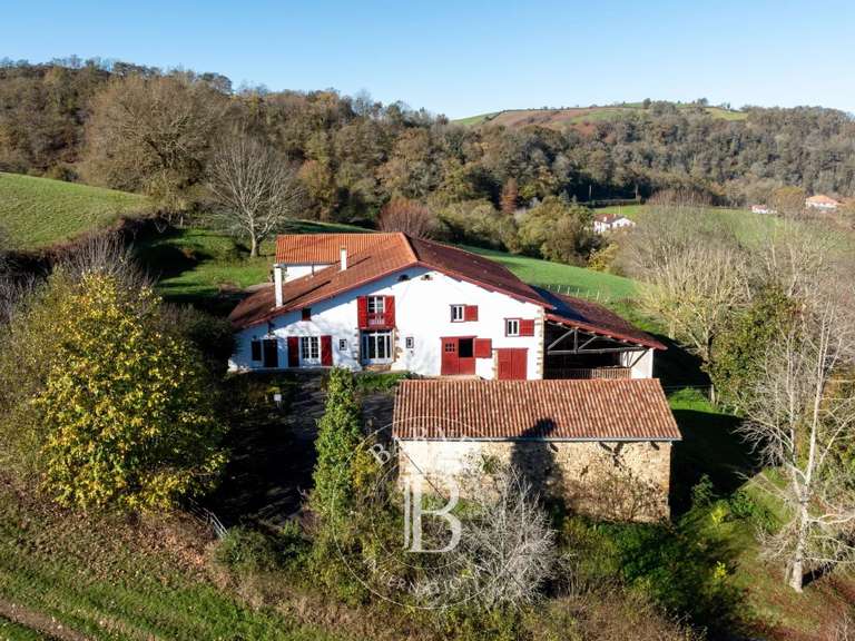 Bien atypique Saint-Palais - 4 chambres - 427m²