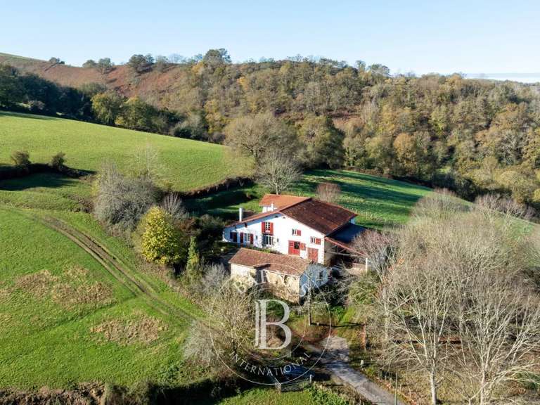 Bien atypique Saint-Palais - 4 chambres - 427m²