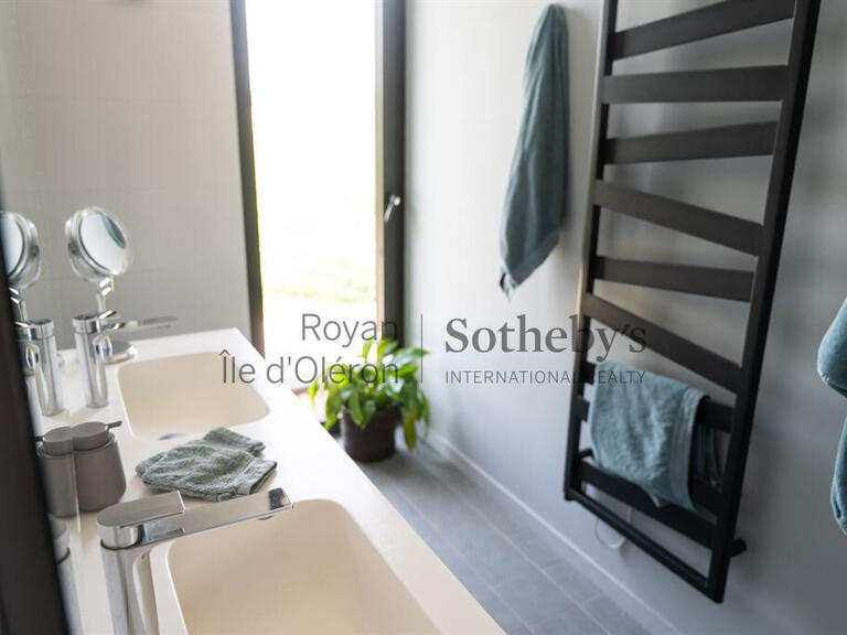 House Saint-Palais-sur-Mer - 3 bedrooms - 190m²