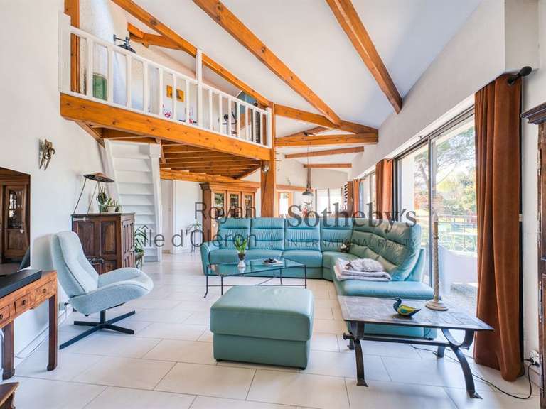 House Saint-Palais-sur-Mer - 6 bedrooms - 304m²