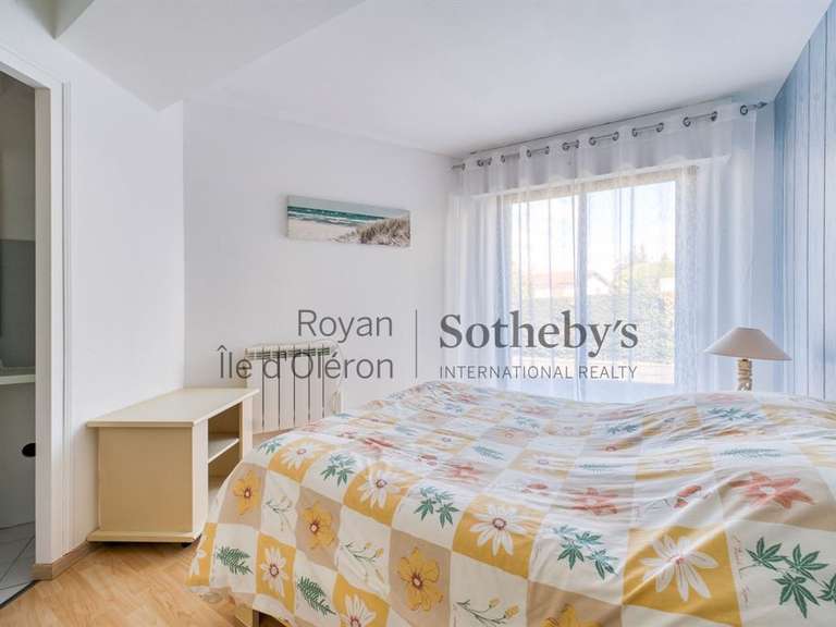 Maison Saint-Palais-sur-Mer - 6 chambres - 304m²