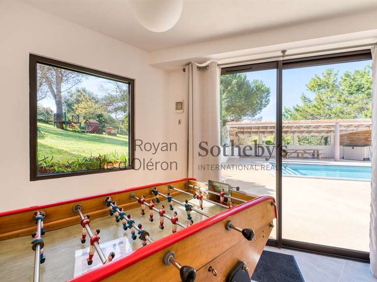 Maison Saint-Palais-sur-Mer - 6 chambres - 304m²