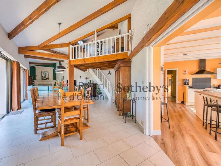 Maison Saint-Palais-sur-Mer - 6 chambres - 304m²