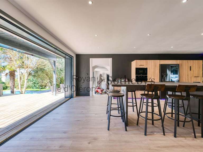 House with Sea view Saint-Palais-sur-Mer - 4 bedrooms - 290m²