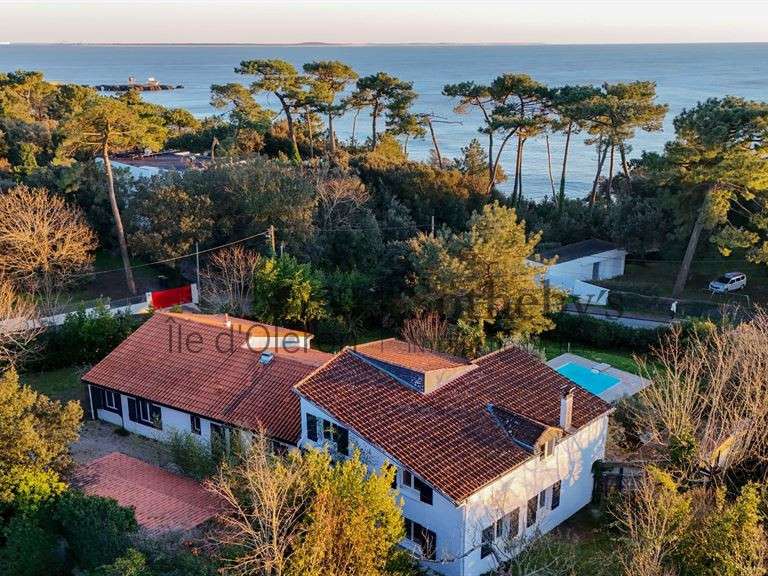 House with Sea view Saint-Palais-sur-Mer - 4 bedrooms - 290m²