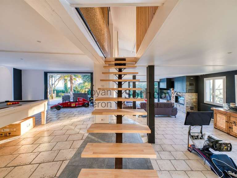 House with Sea view Saint-Palais-sur-Mer - 4 bedrooms - 290m²