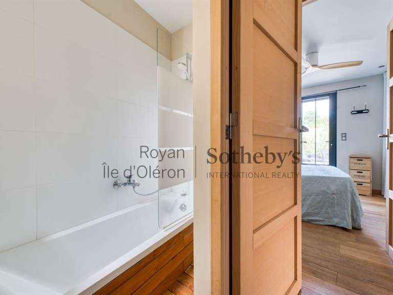 Maison Saint-Palais-sur-Mer - 6 chambres - 180m²