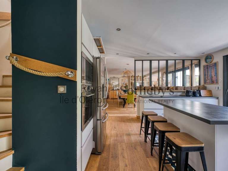 Maison Saint-Palais-sur-Mer - 6 chambres - 180m²
