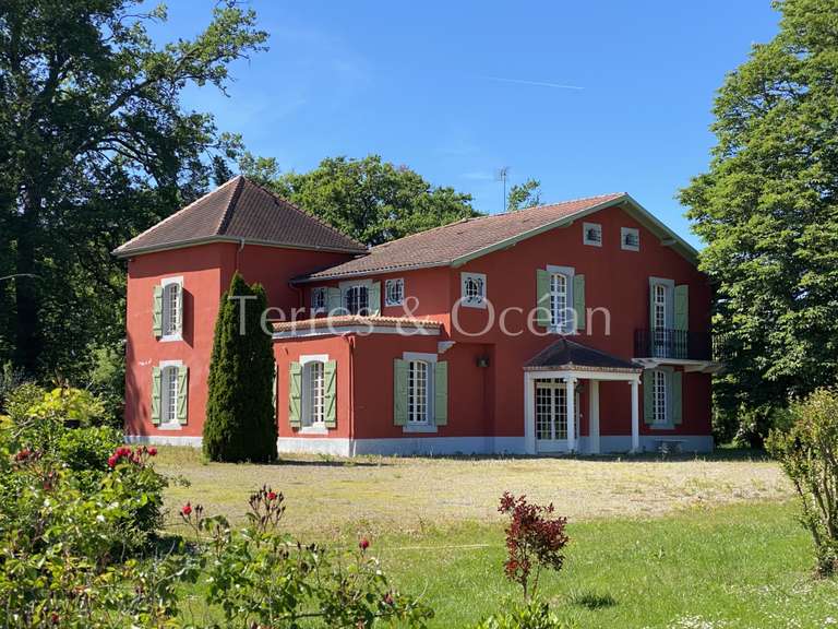 Maison Saint-Pandelon - 9 chambres - 475m²