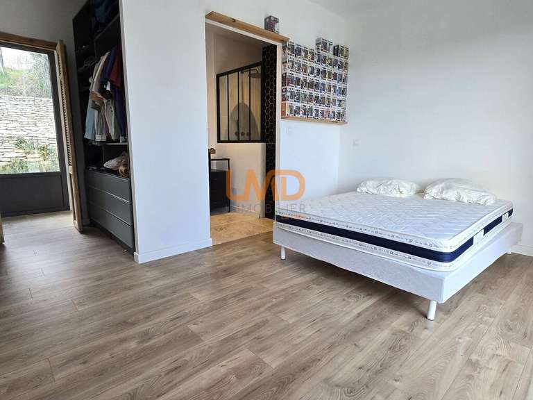 Maison Saint-Pantaléon - 4 chambres - 181m²