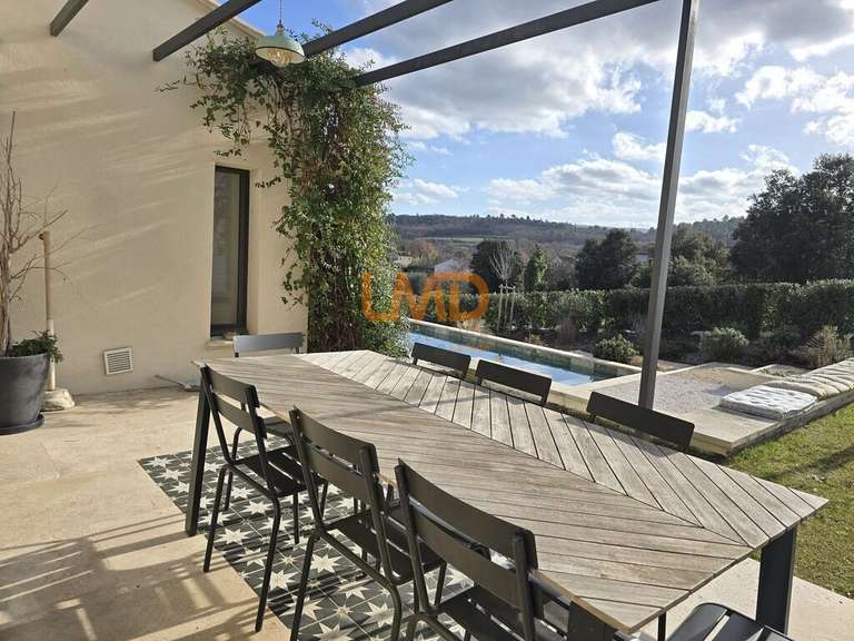 Maison Saint-Pantaléon - 4 chambres - 181m²