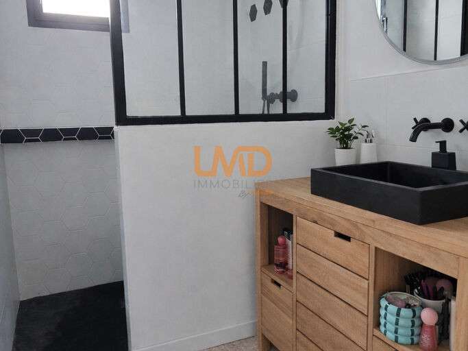 Maison Saint-Pantaléon - 4 chambres - 181m²