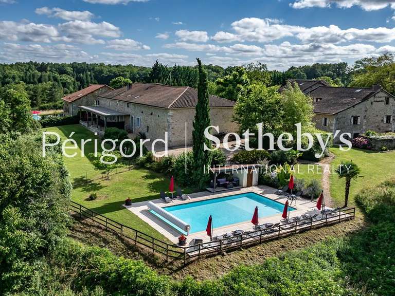 Maison Saint-Pardoux-la-Rivière - 19 chambres - 807m²