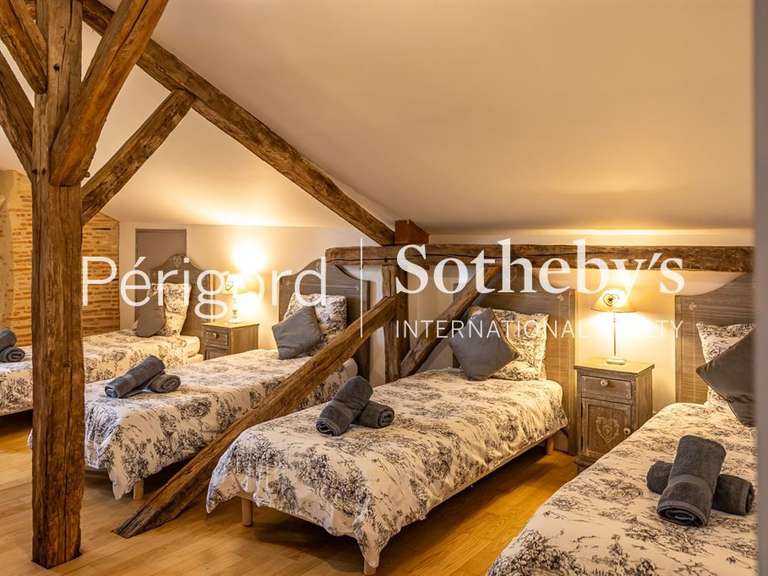 Maison Saint-Pardoux-la-Rivière - 19 chambres - 807m²