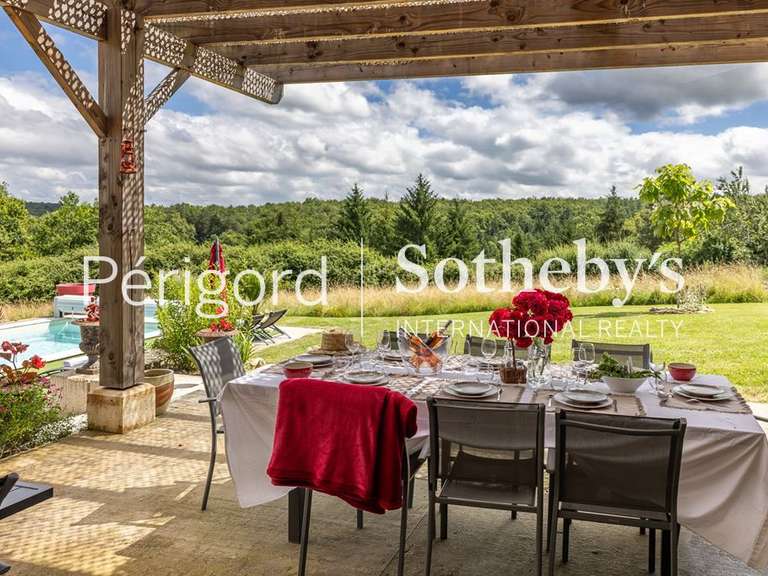 Maison Saint-Pardoux-la-Rivière - 19 chambres - 807m²