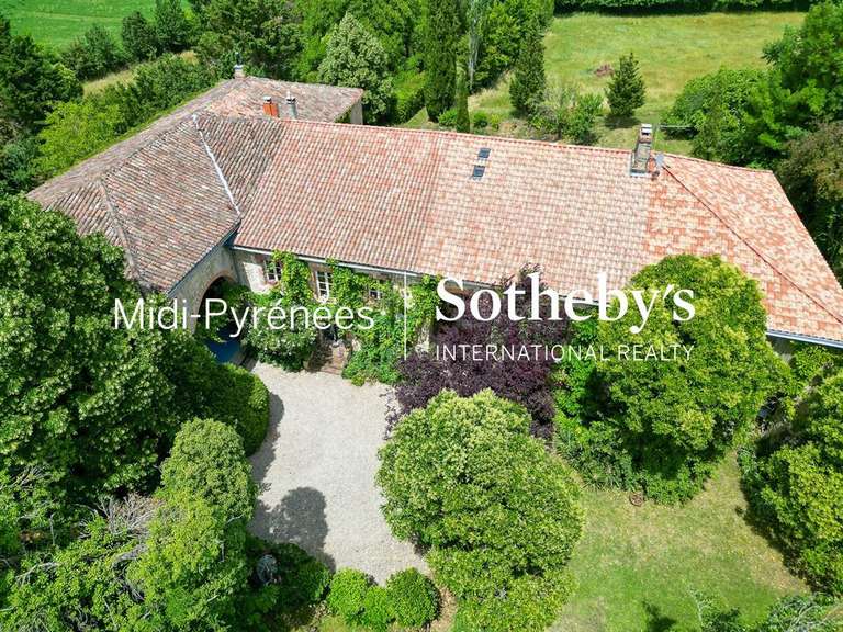 Maison Saint-Paul-Cap-de-Joux - 7 chambres - 395m²