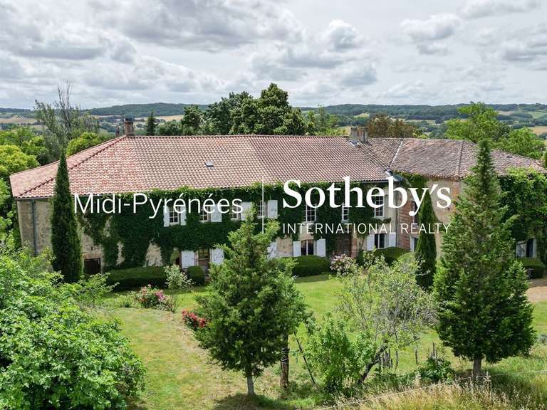 Maison Saint-Paul-Cap-de-Joux - 7 chambres - 395m²