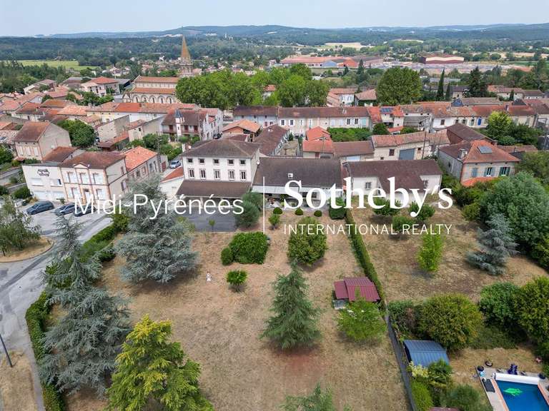 Maison Saint-Paul-Cap-de-Joux - 6 chambres - 315m²