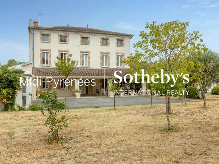 Maison Saint-Paul-Cap-de-Joux - 6 chambres - 315m²