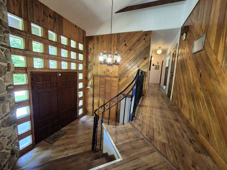Maison Saint-Paul-de-Jarrat - 5 chambres - 210m²