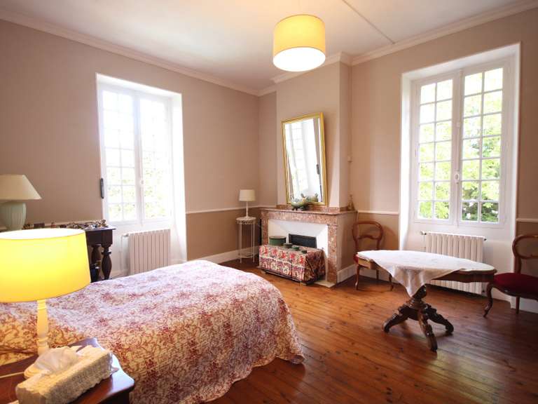 Maison Saint-Paul-de-Jarrat - 7 chambres - 250m²