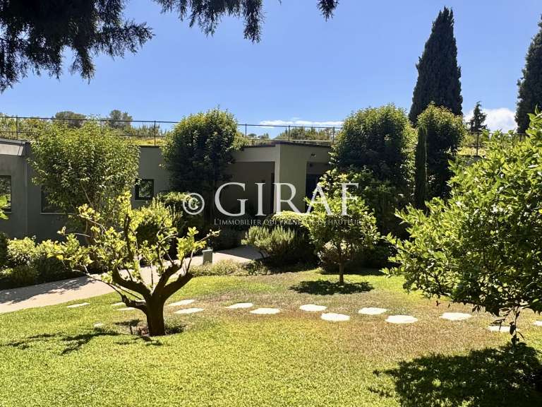 Apartment Saint-Paul-de-Vence - 3 bedrooms - 139m²