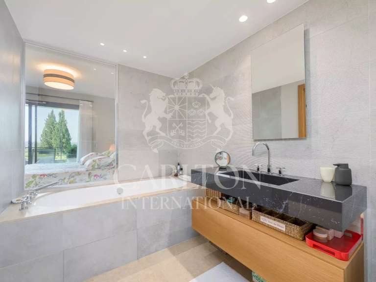 Apartment Saint-Paul-de-Vence - 4 bedrooms - 190m²