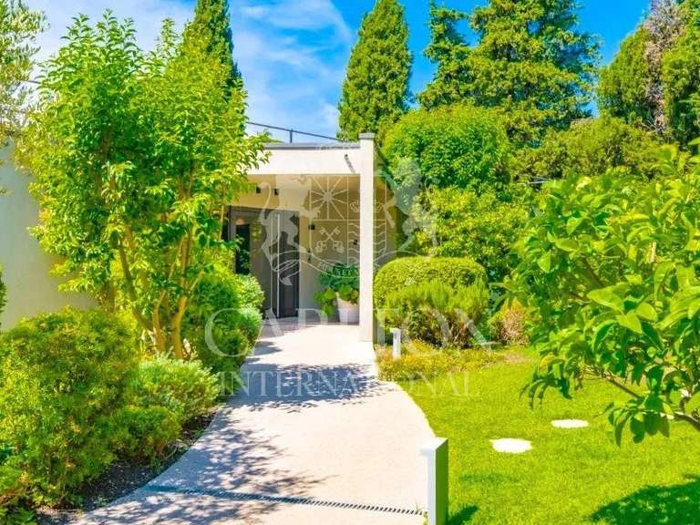 Apartment Saint-Paul-de-Vence - 4 bedrooms - 190m²
