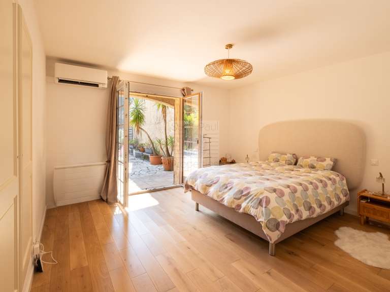 Apartment Saint-Paul-de-Vence - 3 bedrooms - 141m²