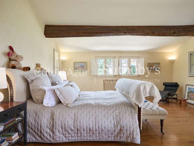 Maison Saint-Paul - 8 chambres - 730m²