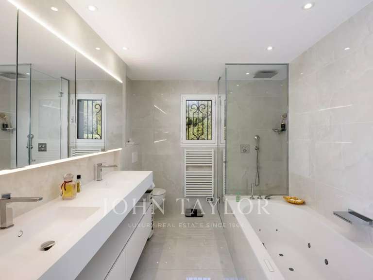 Maison Saint-Paul - 5 chambres - 421m²