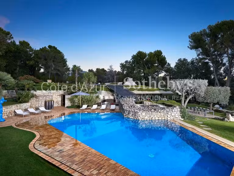 House Saint-Paul-de-Vence - 3 bedrooms - 700m²