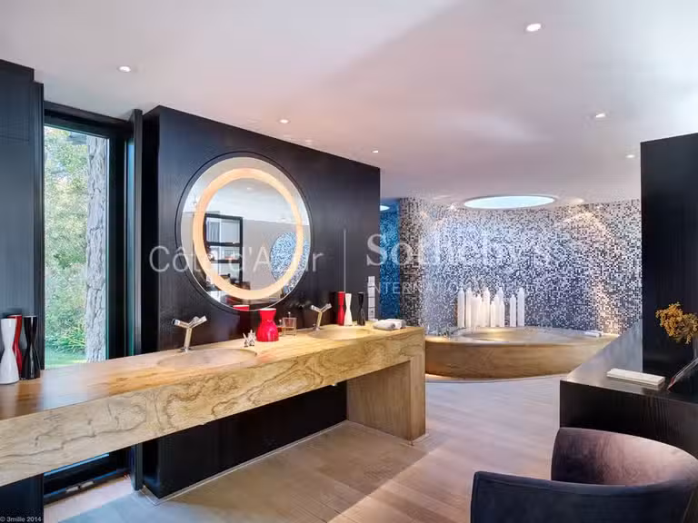 House Saint-Paul-de-Vence - 3 bedrooms - 700m²