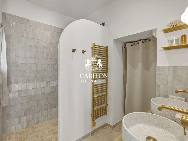 Property Saint-Paul-de-Vence - 5 bedrooms - 230m²