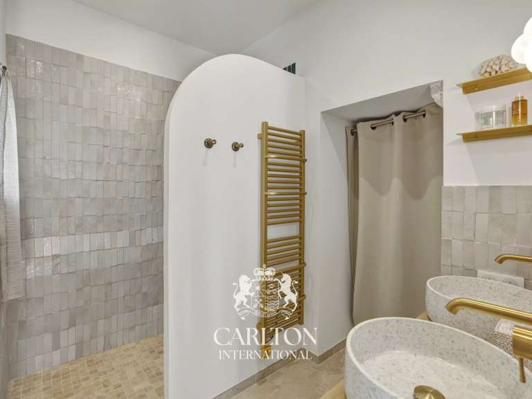 Propriété Saint-Paul - 5 chambres - 230m²