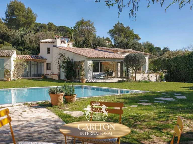 Property Saint-Paul-de-Vence - 5 bedrooms - 230m²