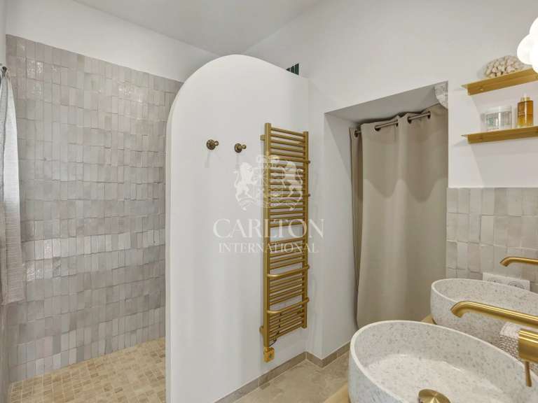 Propriété Saint-Paul - 5 chambres - 230m²
