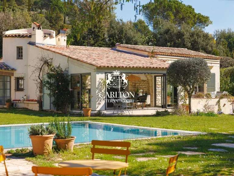 Property Saint-Paul-de-Vence - 5 bedrooms - 230m²