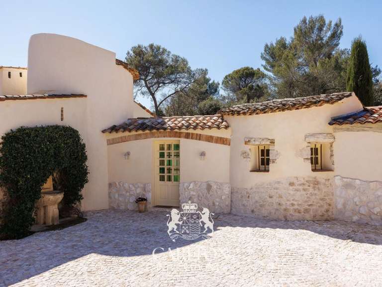 Property Saint-Paul-de-Vence - 5 bedrooms - 230m²