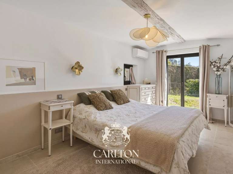 Property Saint-Paul-de-Vence - 5 bedrooms - 230m²
